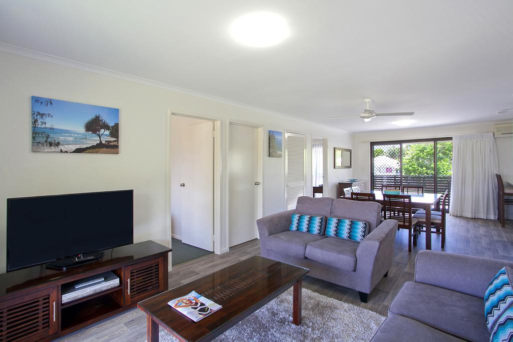 Regency Waterfront Noosa Aparthotel Noosaville Exterior photo