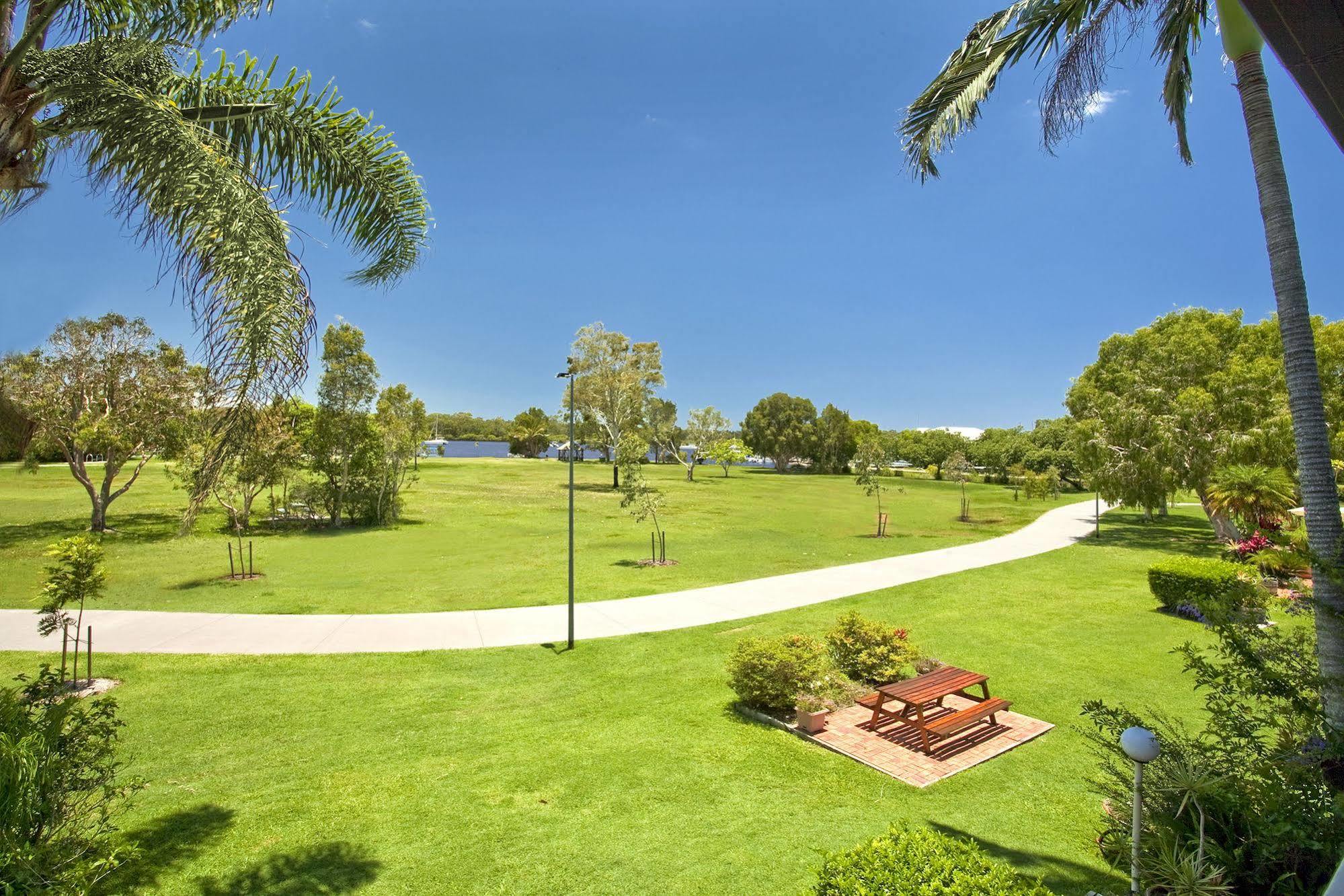 Regency Waterfront Noosa Aparthotel Noosaville Exterior photo